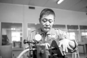 空軍首席技師張永光:徒手打磨發(fā)動(dòng)機(jī)震驚海外