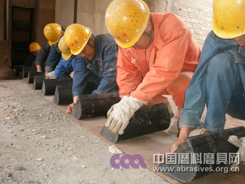 爭分奪秒排隱患-記明珠電冶公司二分廠機電工段