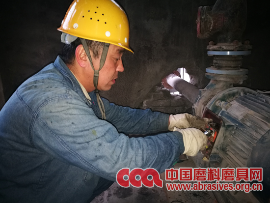 明珠電冶利用外界停電時間對設(shè)備進行檢修